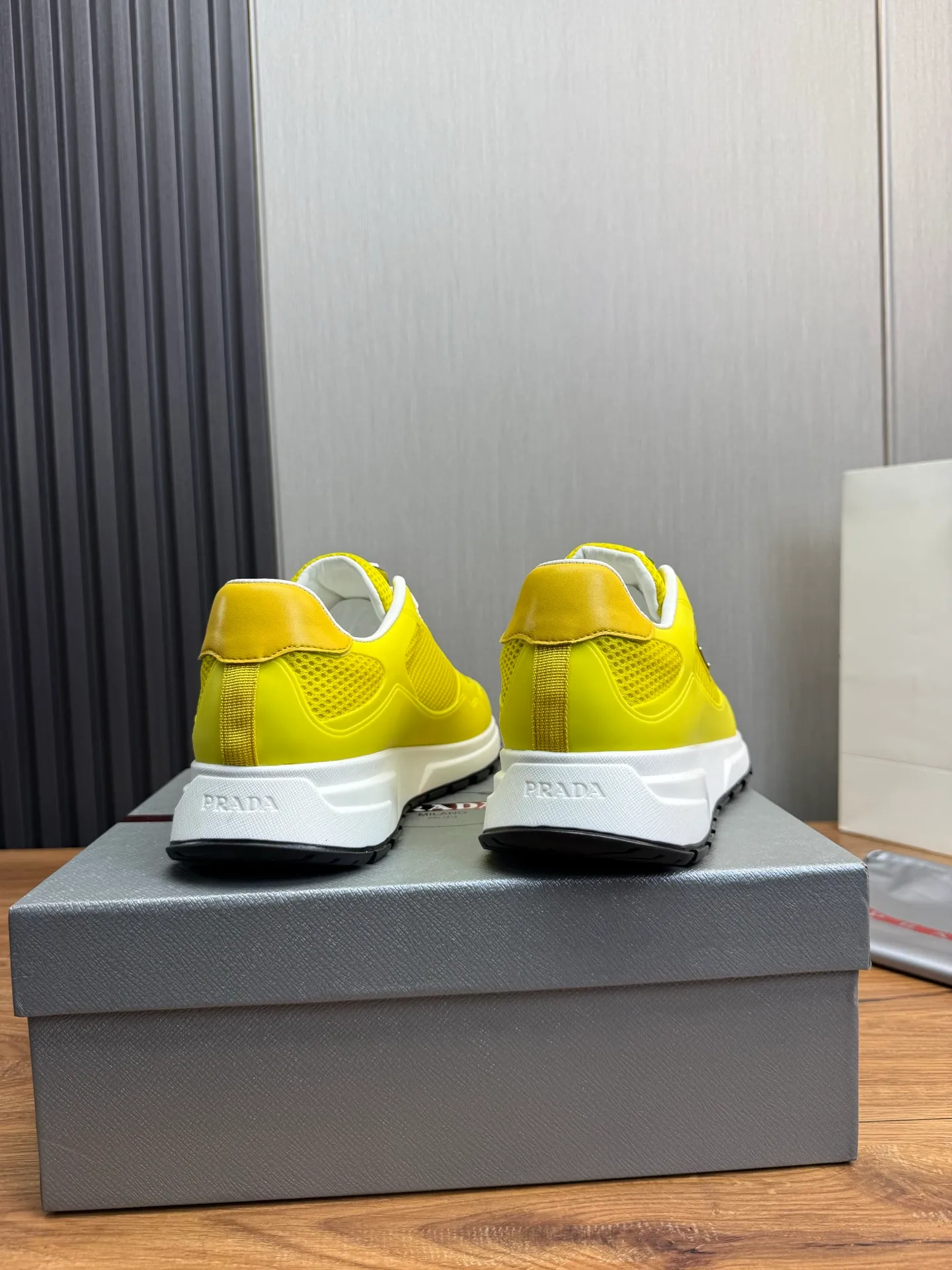 Men's shoes 💰580💰 [PRADA] Autumn and winter hot men's shoes shipped 👏Official website synchronized ⬆️Original fly-woven cowhide fabric + cowhide lining, 1⃣️:1⃣️reproduction, original sole, 38-45 (45. Customized, non-refundable)